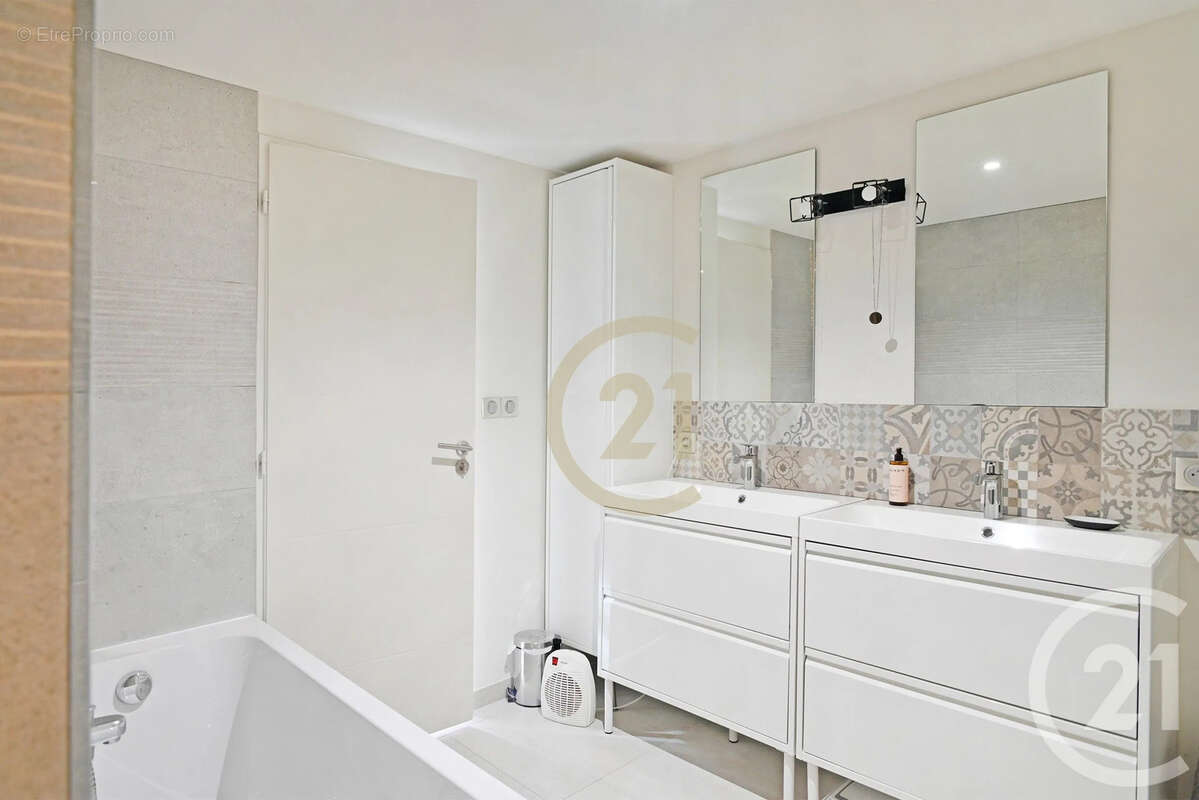 Maison 125 m² à Uzes  - photo 5