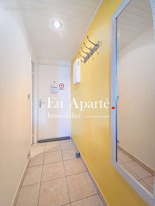 Appartement à DONVILLE-LES-BAINS