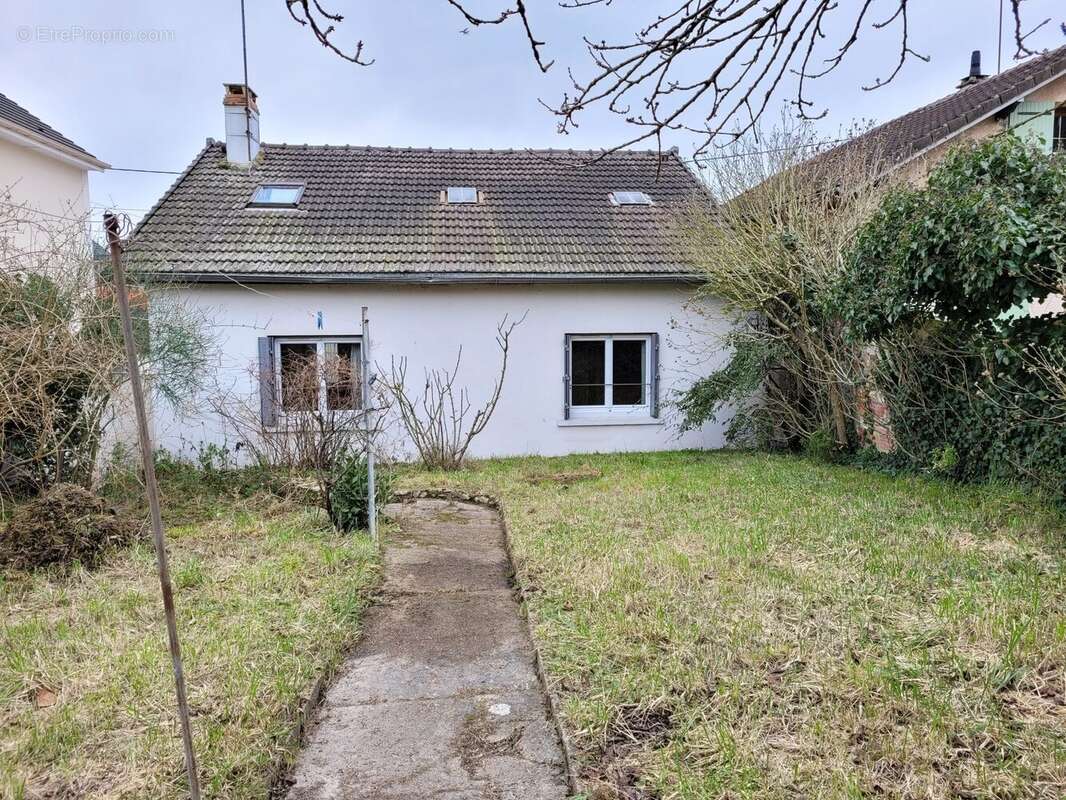 Maison à GOUSSAINVILLE