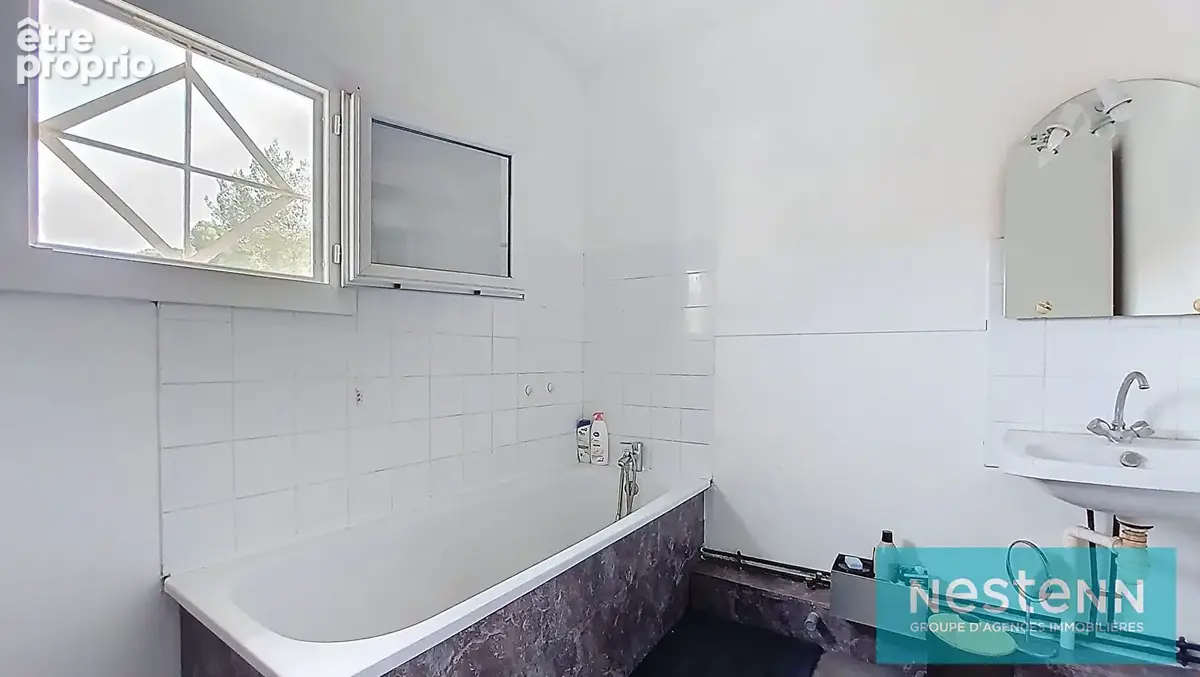 Maison Istres 4 pièce(s), 89m², 3 chambres dont une au rez-de-chaussée, jardin et garage - photo 8