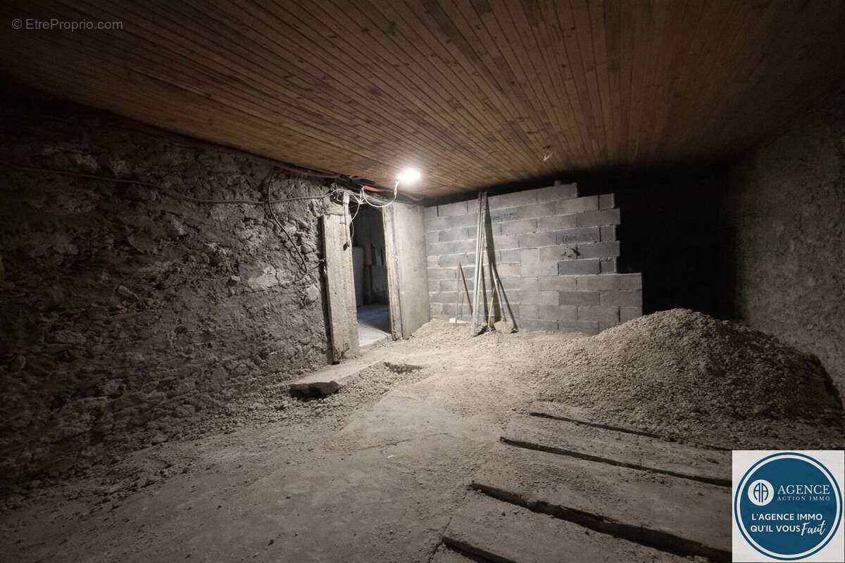 Maison à CHAMPAGNE