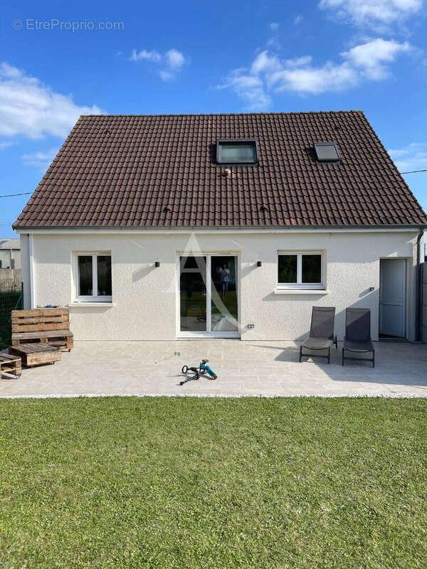 Maison à LA CHAPELLE-SAINT-MESMIN