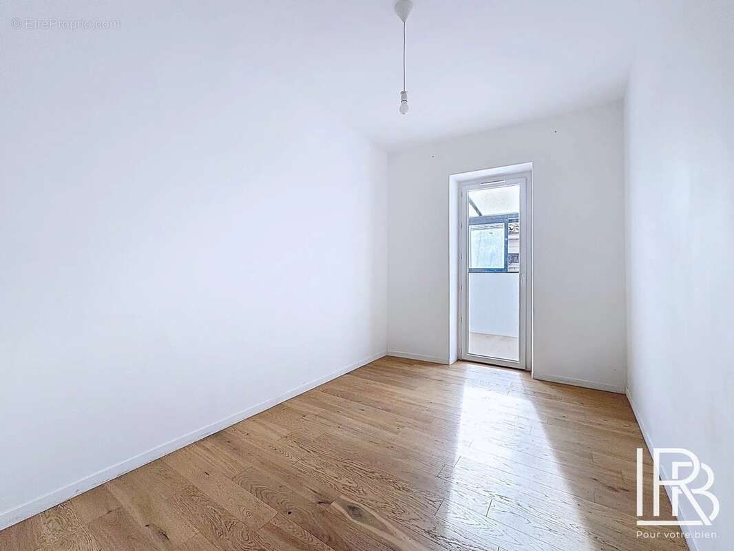 Appartement à MARSEILLE-6E