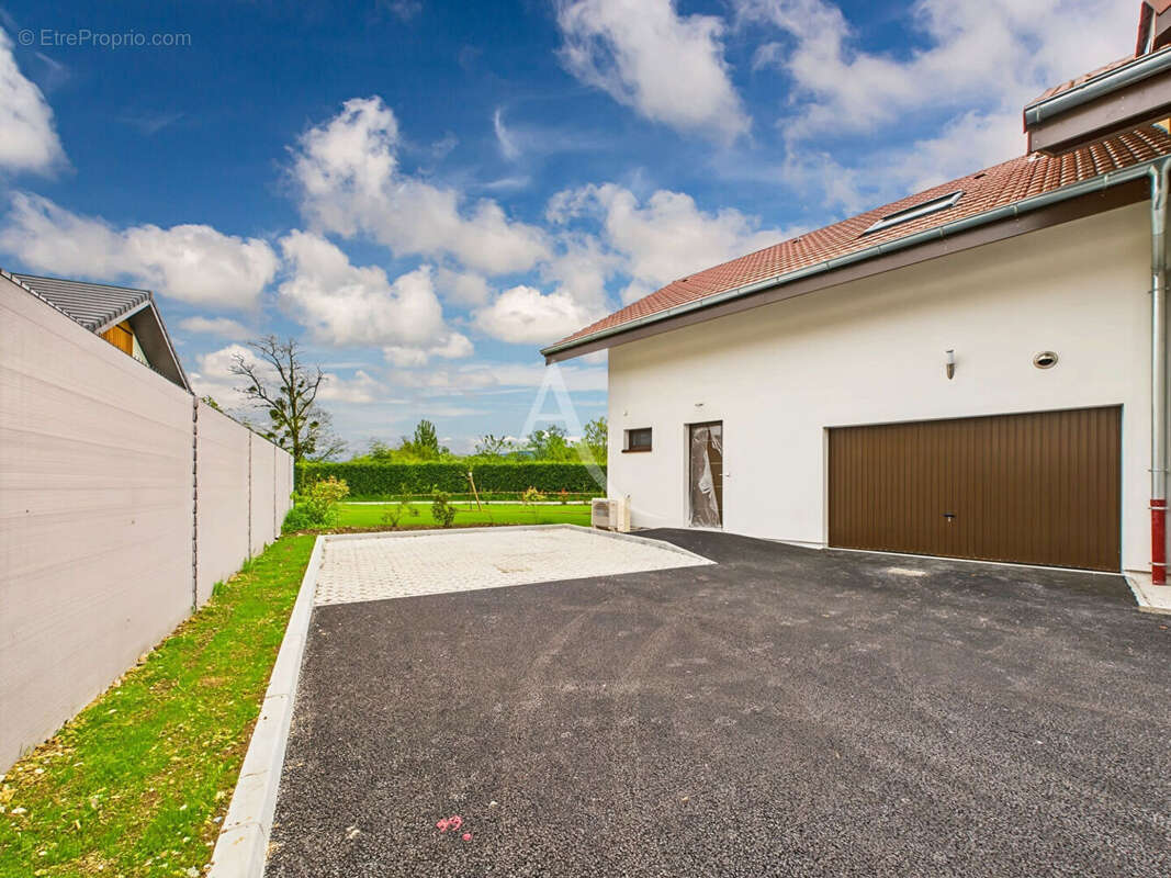 Maison à HAUTEVILLE-SUR-FIER