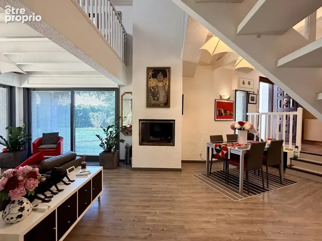 Contemporaine de 163 m² avec piscine sur 2195 m² de terrain - photo 8
