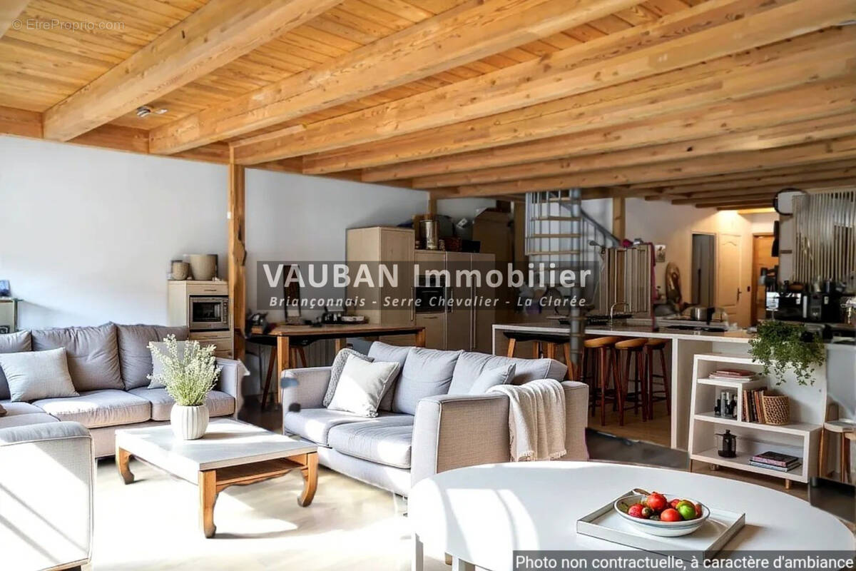 Appartement à SAINT-MARTIN-DE-QUEYRIERES