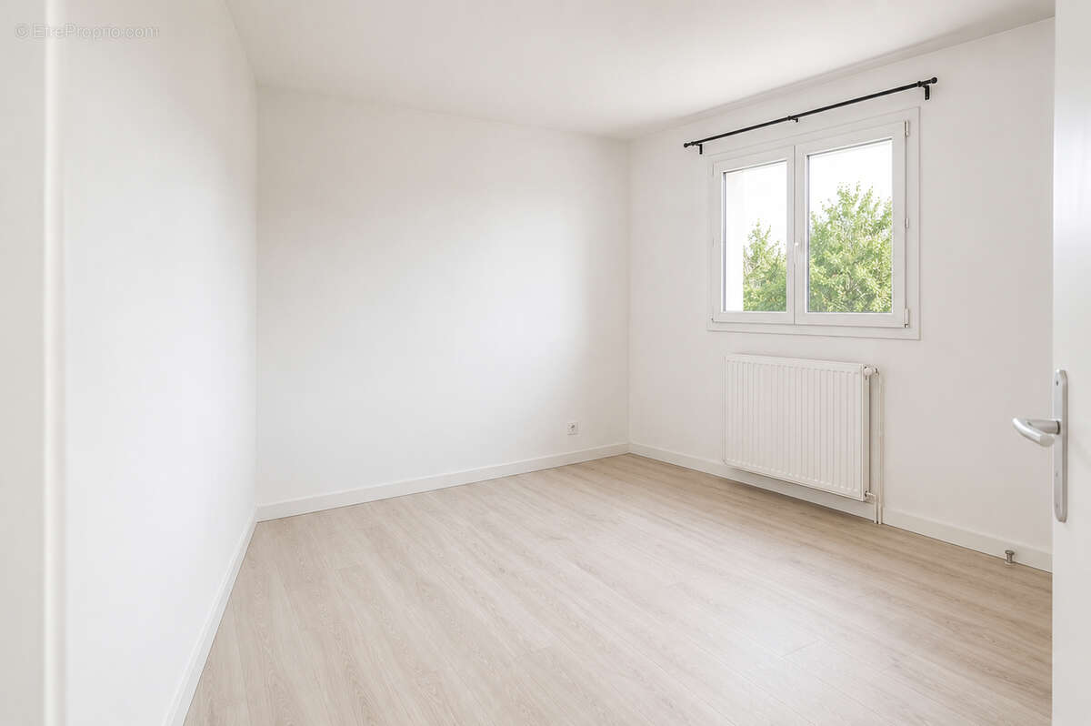 Maison 140 m2, chambre pl. pied - photo 11