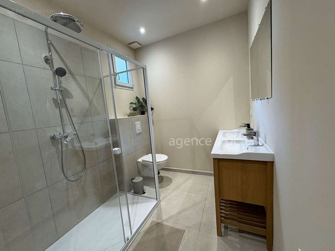 Maison à ROUSSILLON