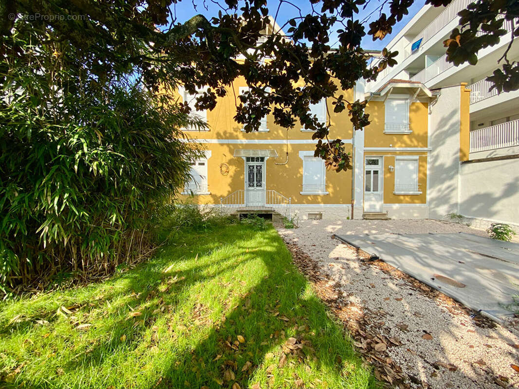 Maison à VILLEFRANCHE-SUR-SAONE