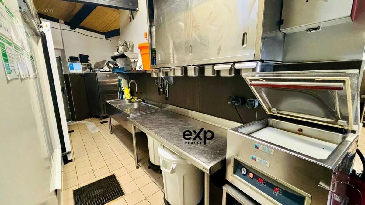 Commerce à VIVIERS-DU-LAC