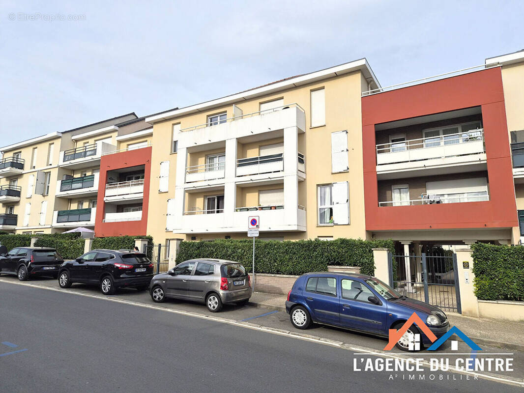 Appartement à CHANTELOUP-LES-VIGNES