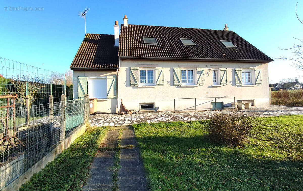 Maison à VILLEMANDEUR