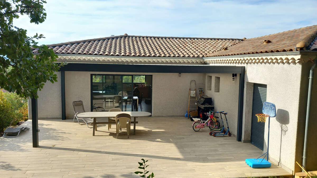 Maison à MONTELIMAR