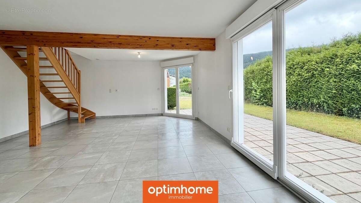 EN EXCLUSIVITÉ à SAULXURES-SUR-MOSELOTTE – Maison récente 117 m² environ au sol (90 m² Carrez)  3 chambres  Vivable de plain-pie - photo 3
