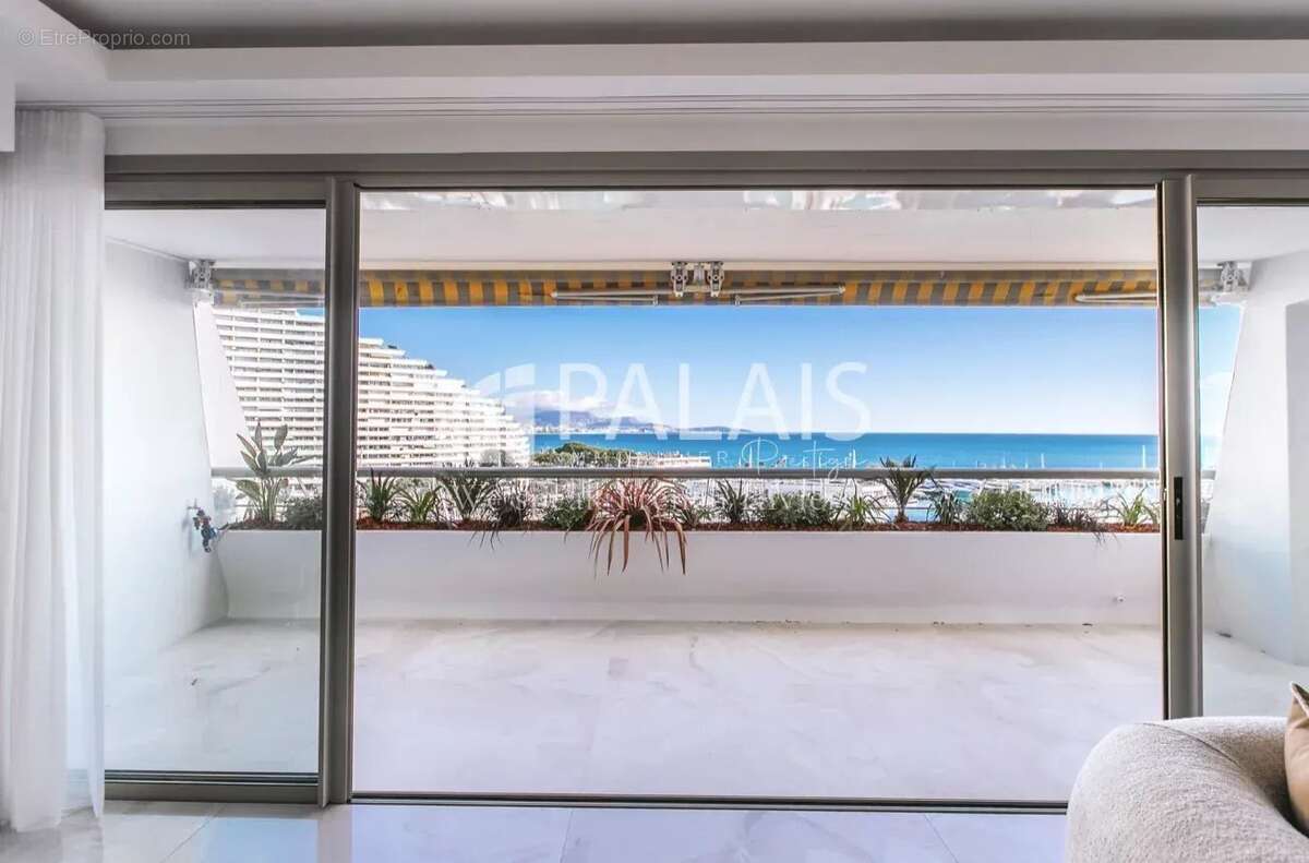 Appartement à VILLENEUVE-LOUBET