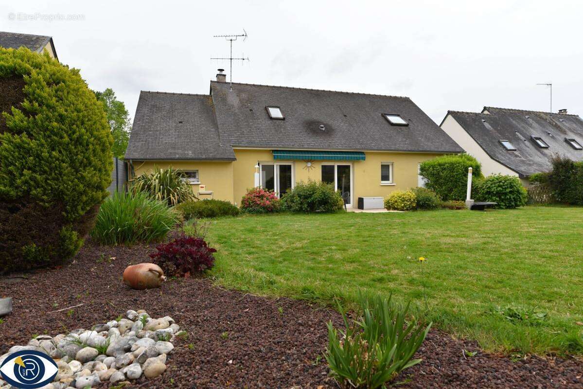 Maison à L'HUISSERIE