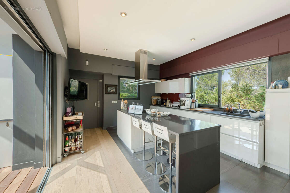 Villa contemporaine 9 pieces  250 m2  saint-raphael - photo 7