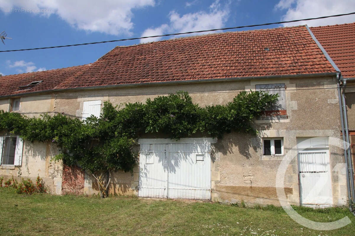 Maison 117 m² à Etais-La-Sauvin  - photo 2