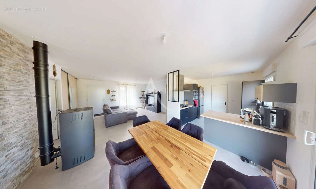 Maison  4 pièce(s) 82.30 m2 SAINT-LYÉ-LA-FORÊT - photo 4