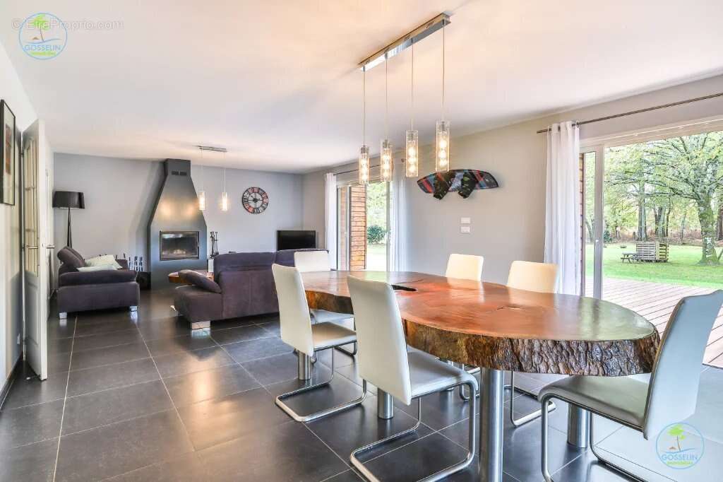 Maison à PARENTIS-EN-BORN