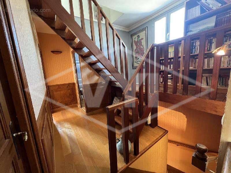 Maison à COMBS-LA-VILLE