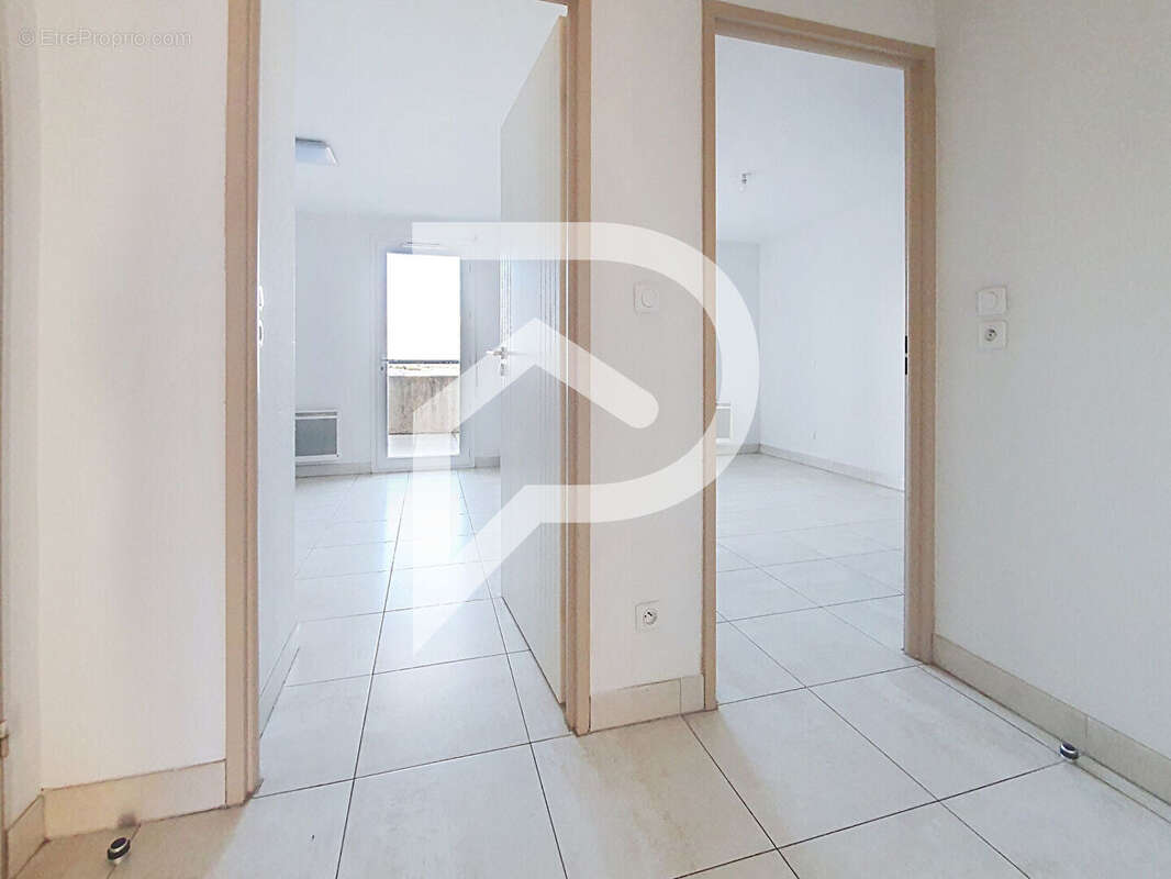 Agde capiscol -appartement t3 traversant 67 m² - double terrasse -double stationnement - photo 13