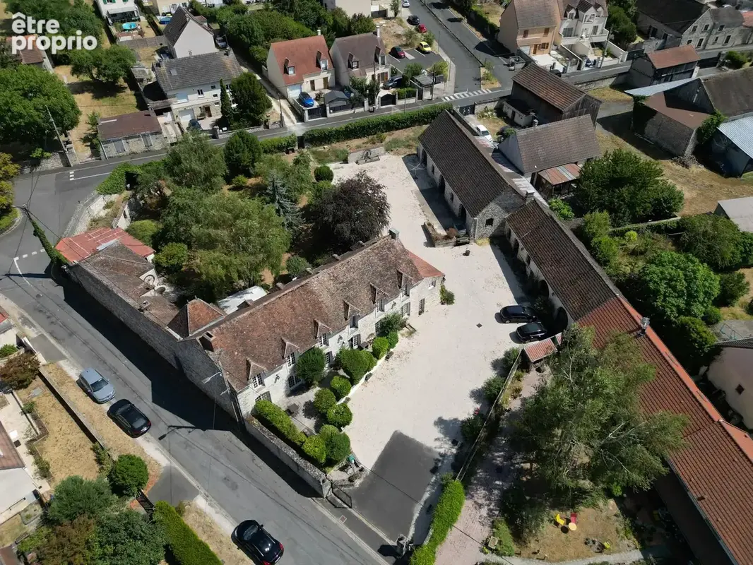 Ensemble immobilier de charme avec maison de 310 m2 et dépendances - photo 26