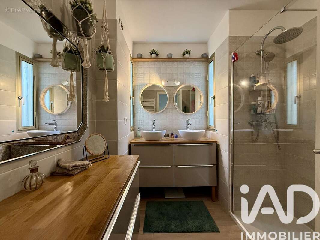 Photo 9 - Appartement à SAINT-LAURENT-DU-VAR