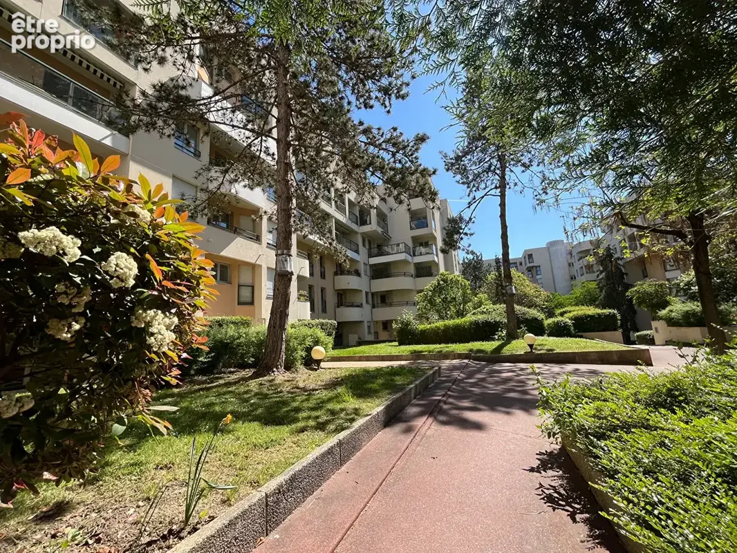 Appartement  Saint-Cloud / 2 pièces 51.76 m2 / Face à l'Hippodrome - photo 2