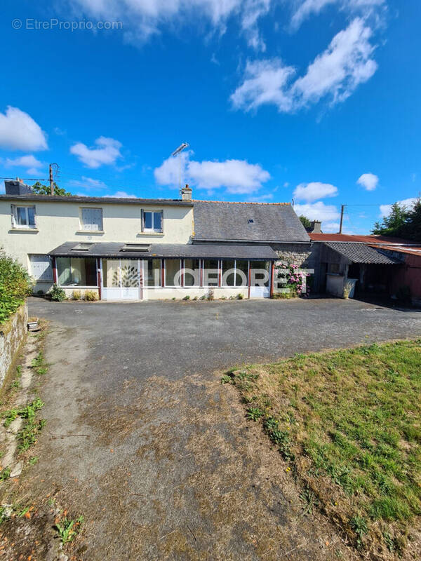 Maison à PLOUMAGOAR