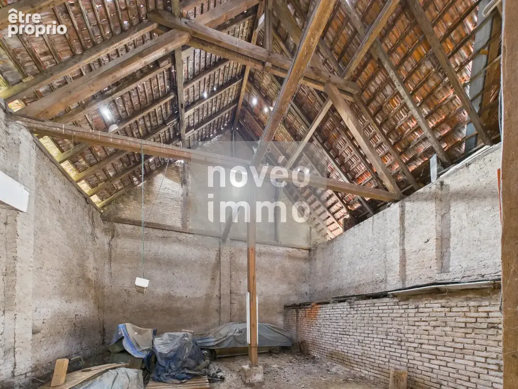 Très beau potentiel pour ce corps de ferme !!! - photo 3
