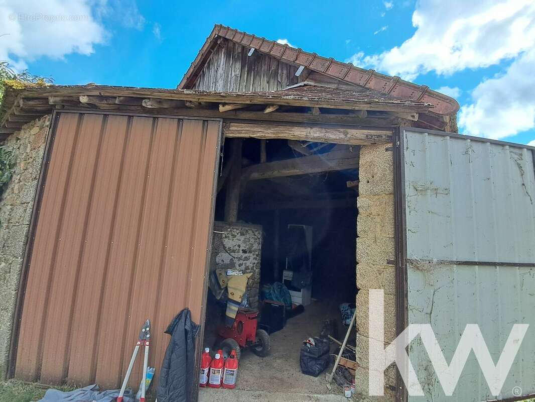 Maison à VILLOSANGES