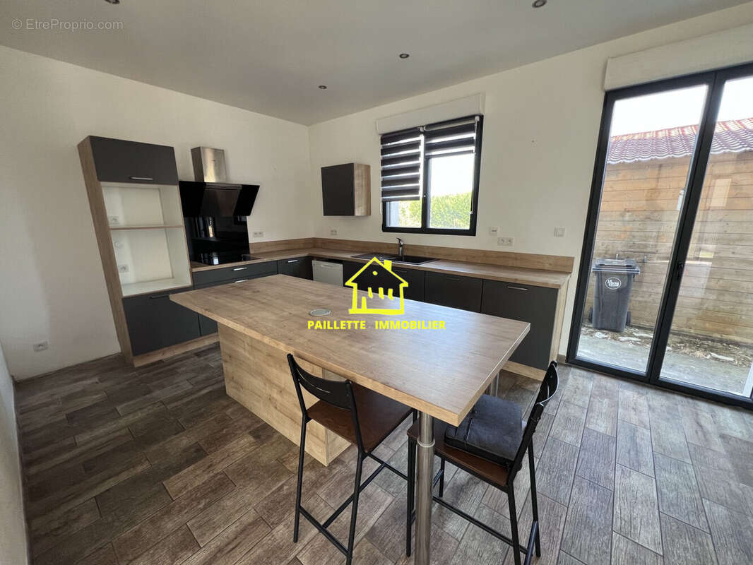 Maison 218 m² à Saint-Romain-De-Colbosc  - photo 5