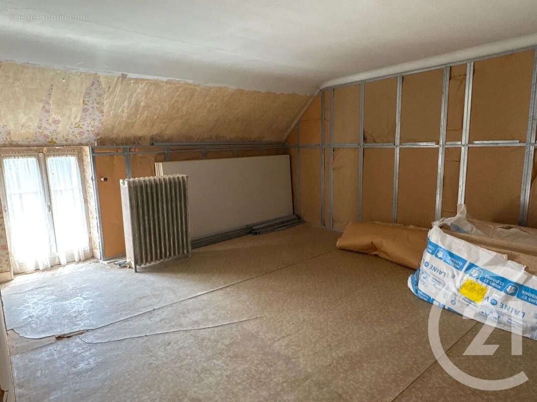 Maison 112 m² à Neuvy-Sur-Loire  - photo 6