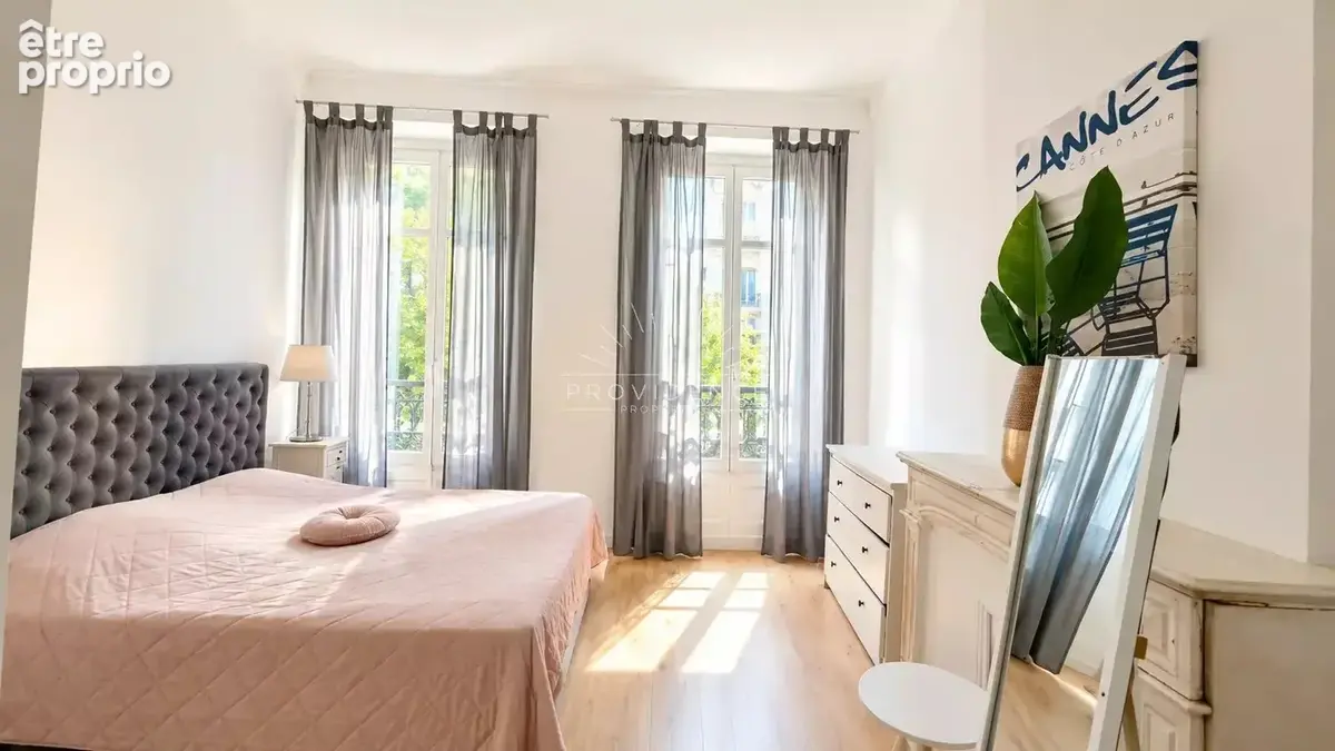 CANNES – Spacieux 3 pièces de 89 m² – Beaux volumes et luminosité - photo 6