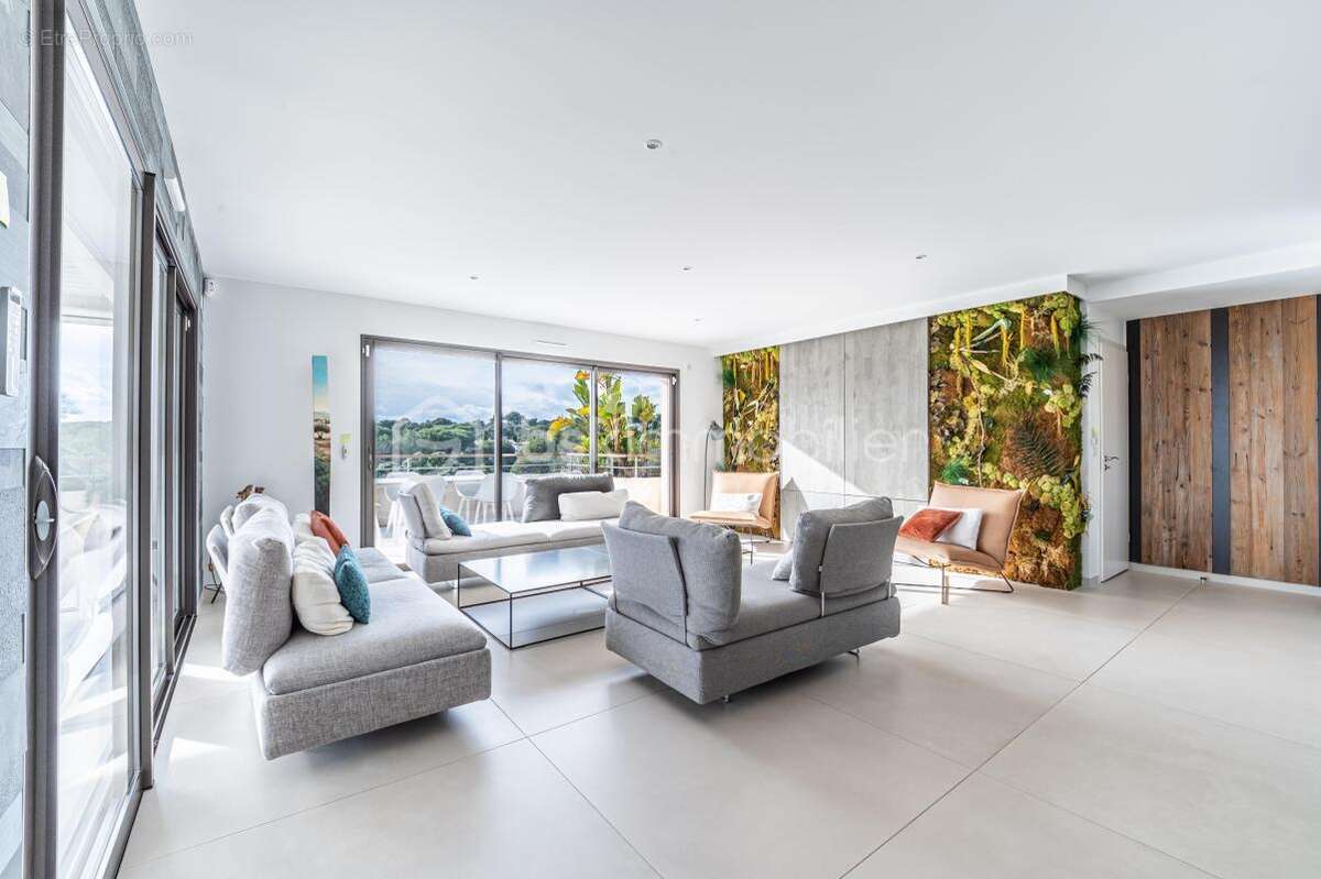 Magnifique T4 type Villa sur le toit / Vue mer / Terrasse + solarium 150 m² - photo 5