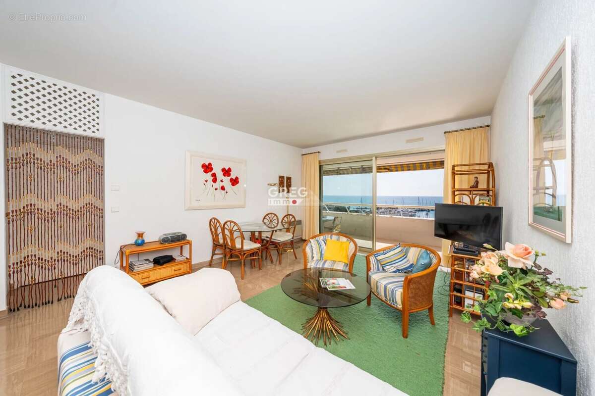 Appartement à VILLENEUVE-LOUBET