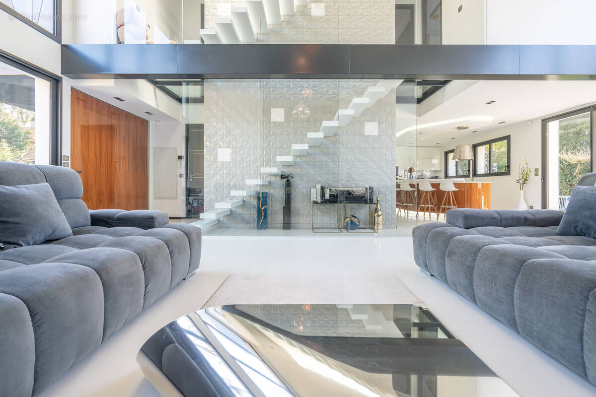 Maison à SAINT-MAUR-DES-FOSSES