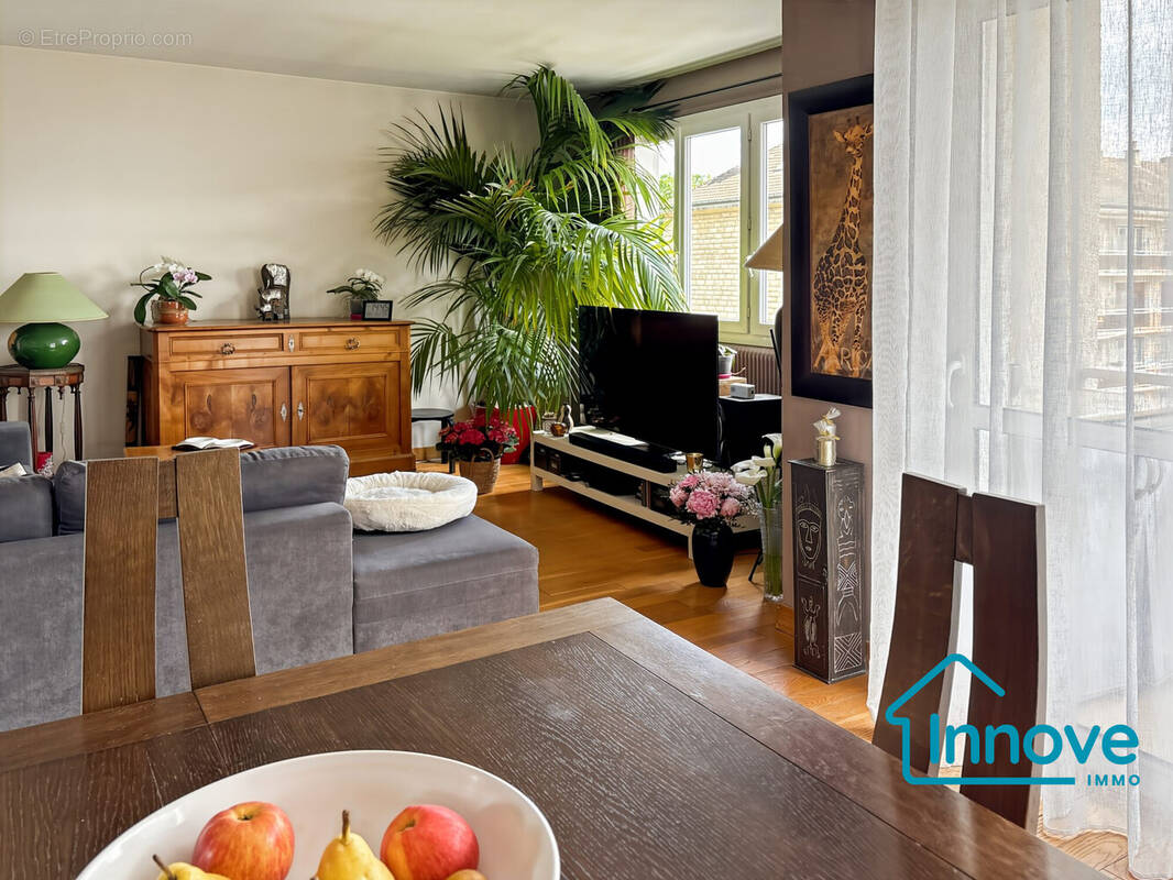 Appartement à LA CELLE-SAINT-CLOUD