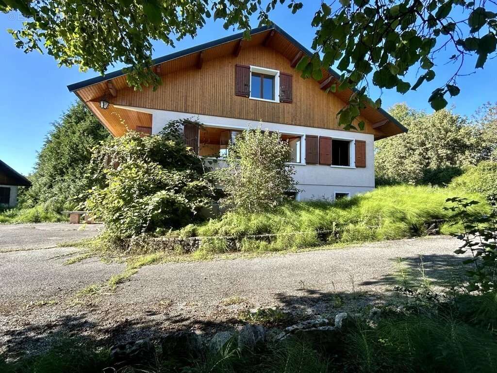 Appartement à GROISY