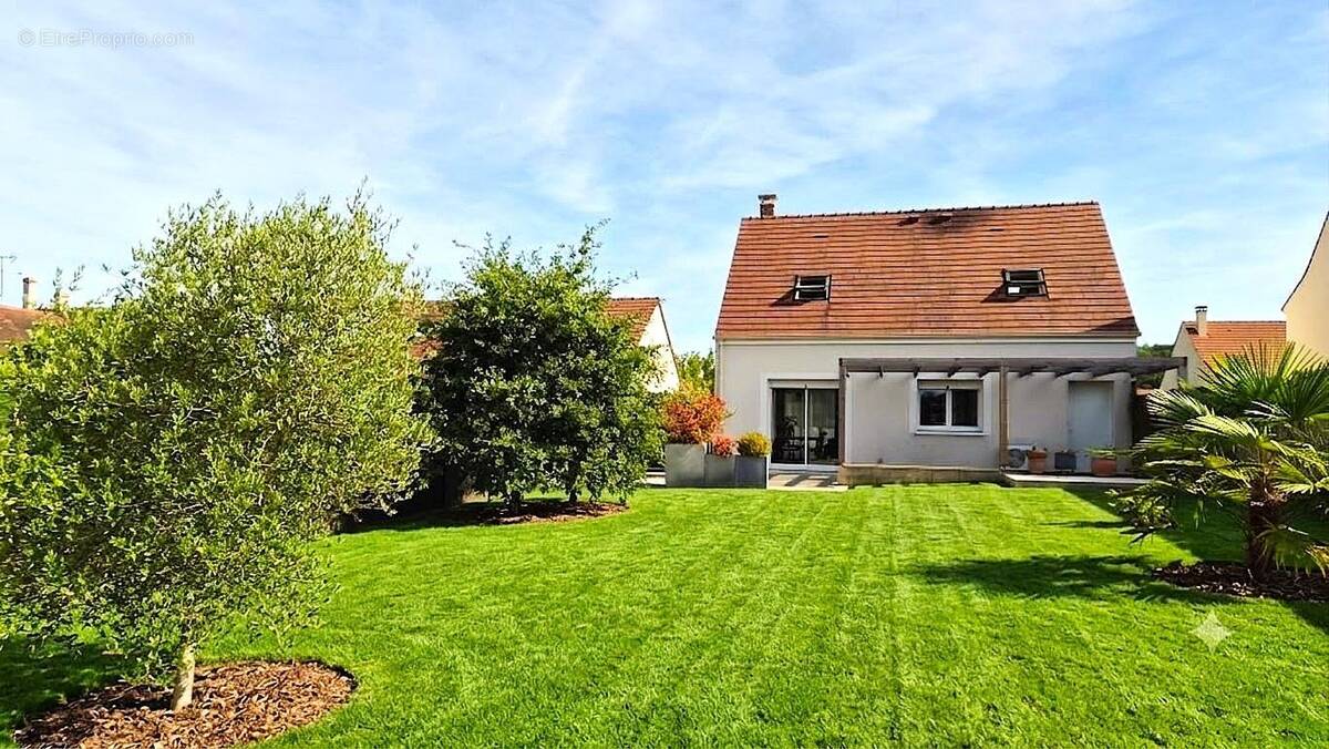 Maison à ETAMPES