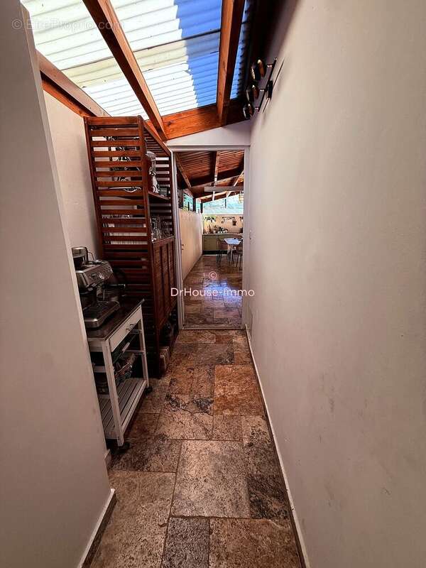 Maison 141 m² à Saint-Pierre  - photo 9