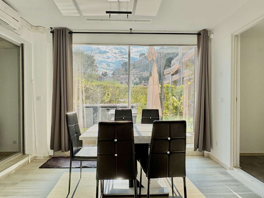 Appartement à ROQUEBRUNE-CAP-MARTIN