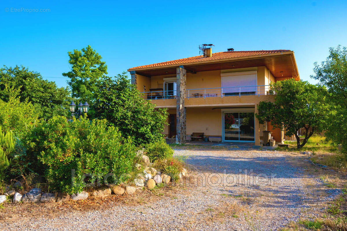 Maison à LAROQUE-DES-ALBERES