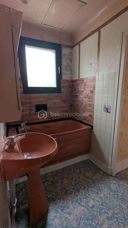 Maison à SAINT-MARTIN-LESTRA