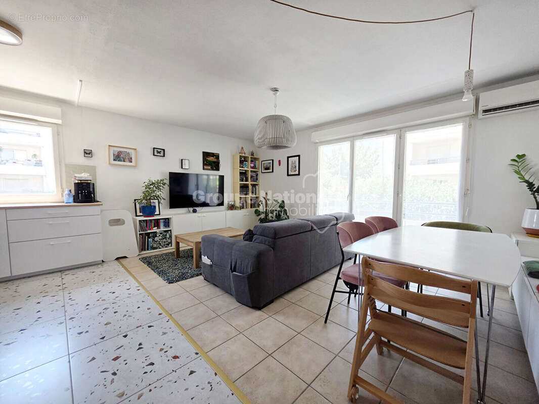 À VENDRE  Superbe T3 de 61 m² avec terrasse et 2 parkings à Miramas (13140) - photo 2