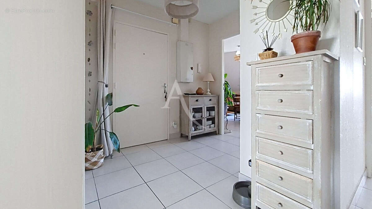Appartement traversant avec ascenseur - Dernier étage - Angers (Saint-Lazare / Place Bichon) - photo 5