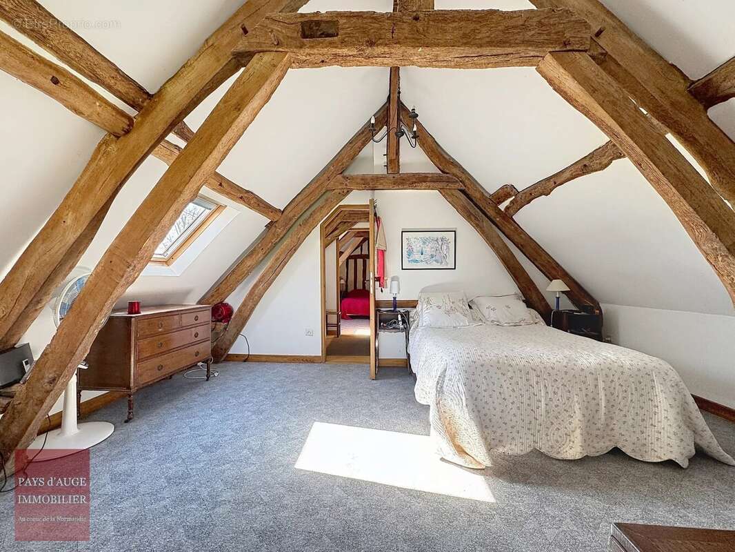 Maison à SAINT-GEORGES-EN-AUGE