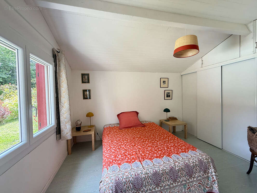 Maison à ALLEZ-ET-CAZENEUVE