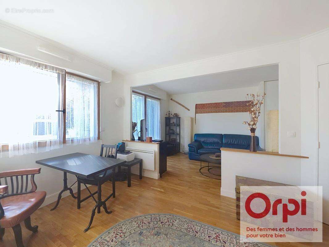 Appartement à ISSY-LES-MOULINEAUX
